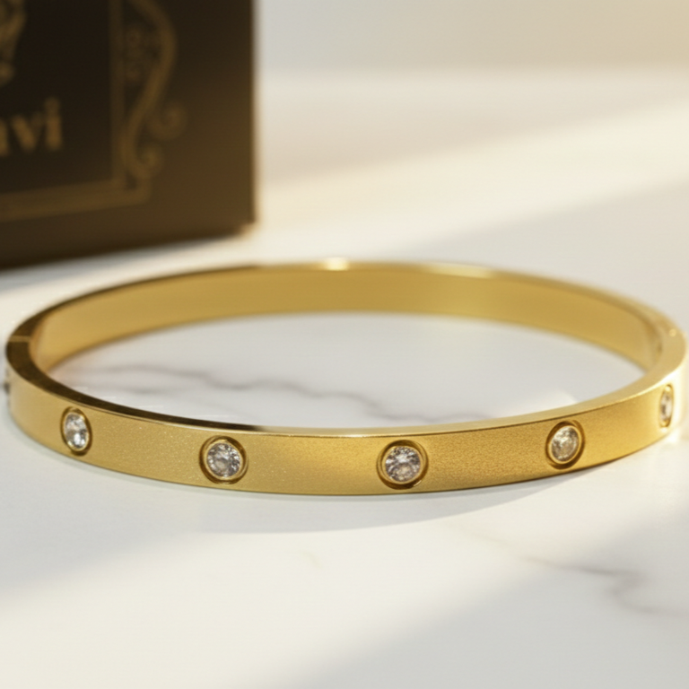 The Zoya Infinity Bangle | 18K Gold PVD Forged Steel | Tarnish-Free & Waterproof