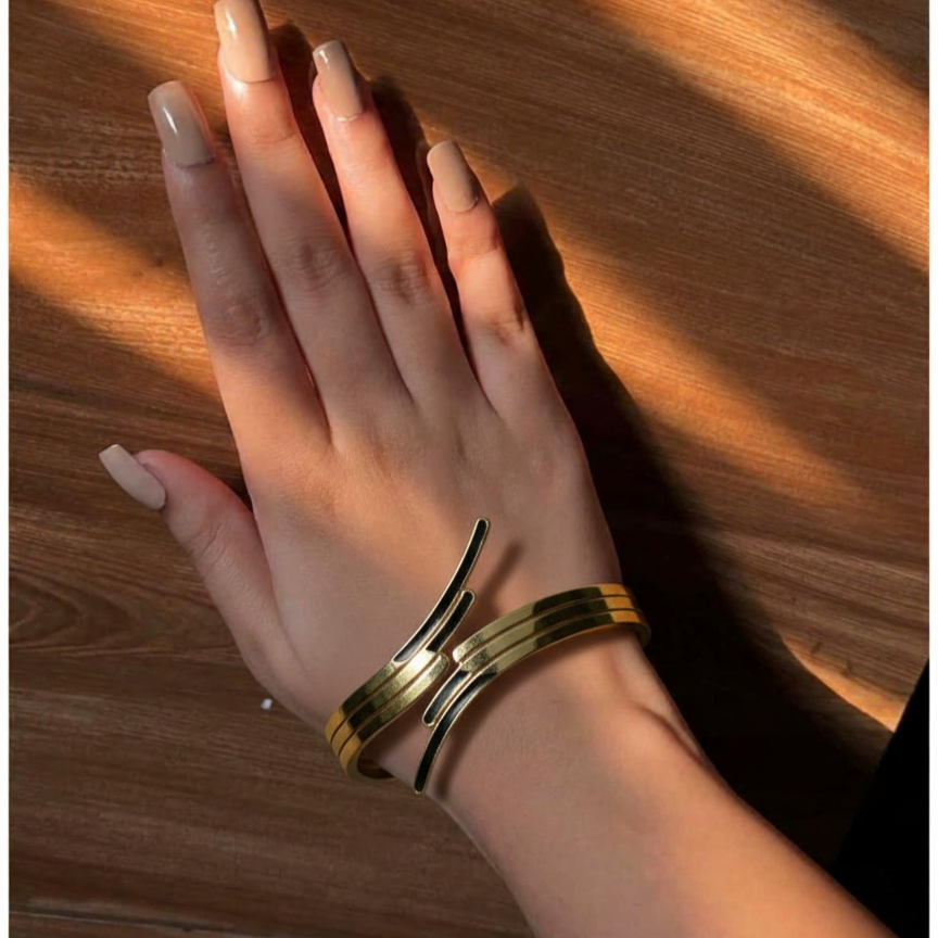 The Valerius Aegis Bangle | 18K Gold PVD Forged Steel | Waterproof & Perfume-Proof